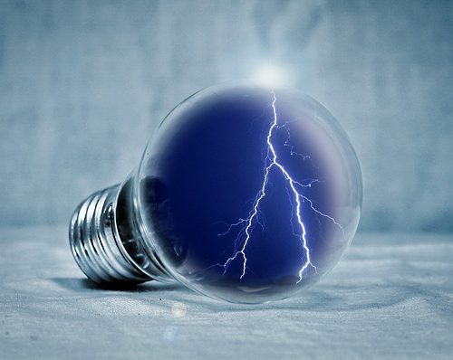 light-bulb-2577139_640