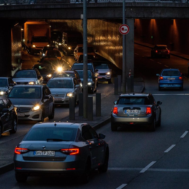 wal_172619-cars-6991336_1920