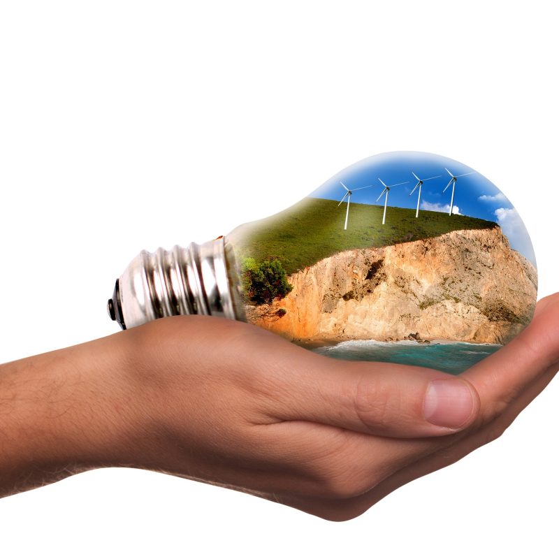 sumanley-lightbulb-1776372_1920